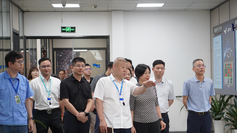 西湖区委副书记、区长周扬一行莅临凯发k8国际调研、指导工作